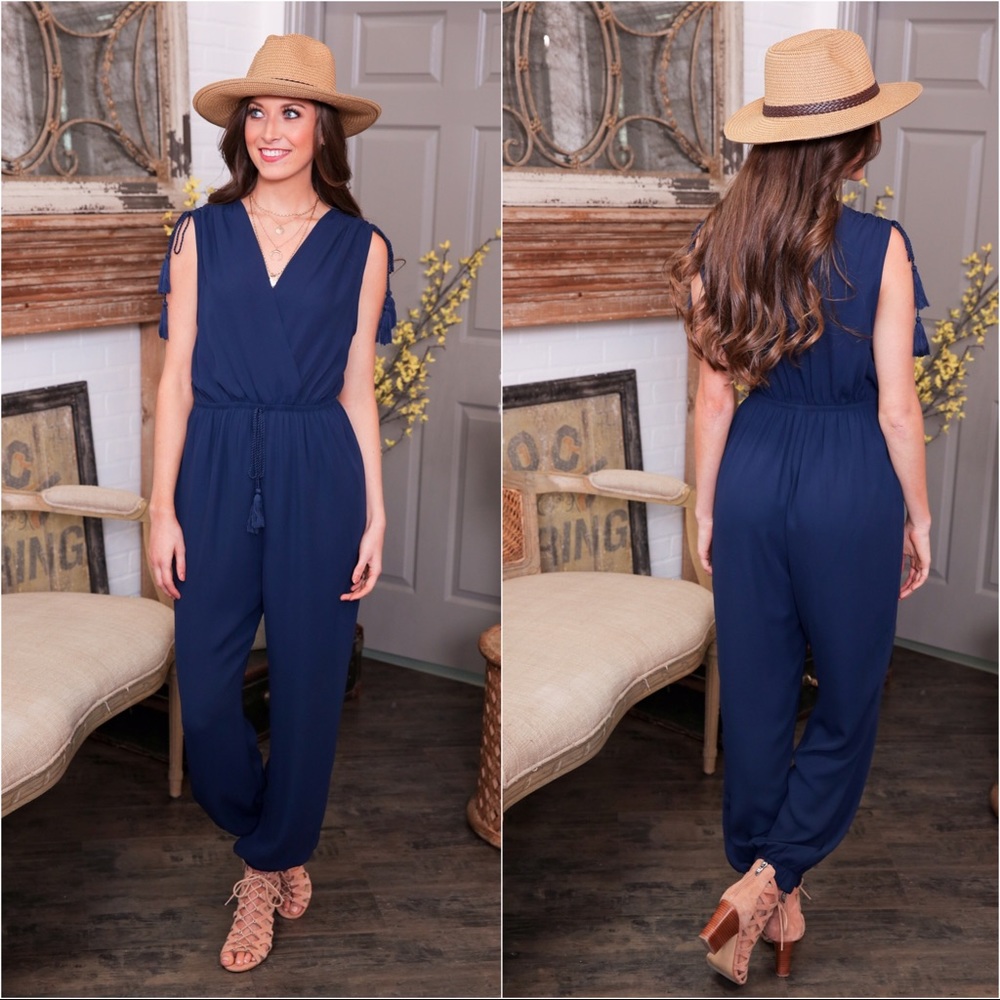 ✨LAST ONE✨Navy sleeveless jumpsuit - Picture 3 of 4